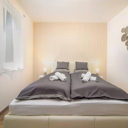 Grace Pine Apartment 1 Budapest Exterior photo