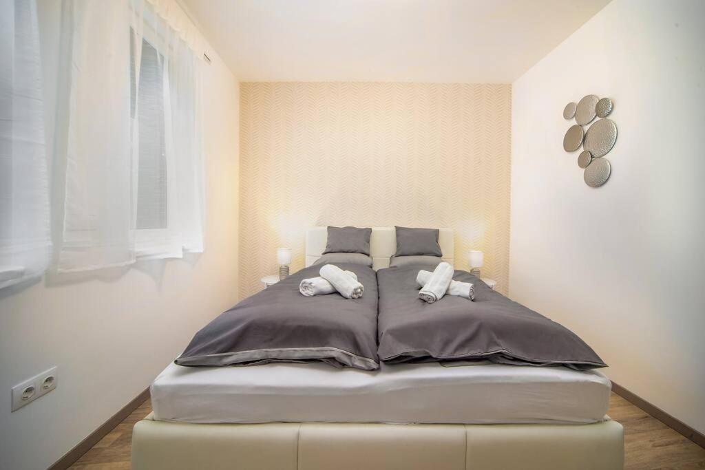 Grace Pine Apartment 1 Budapest Exterior photo