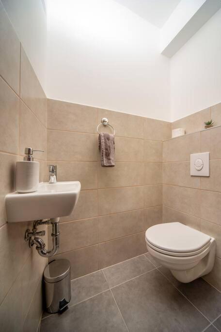 Grace Pine Apartment 1 Budapest Exterior photo